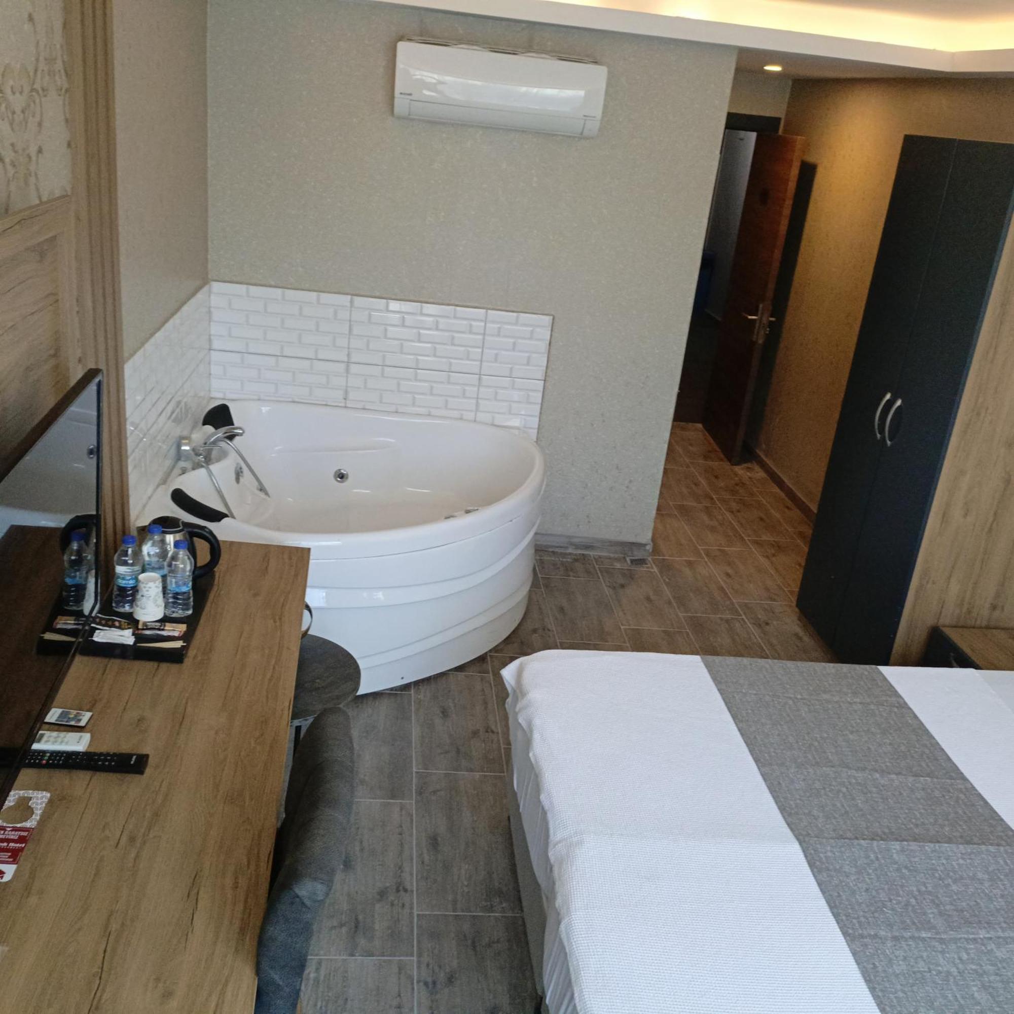 Rush Hotel Истанбул Екстериор снимка
